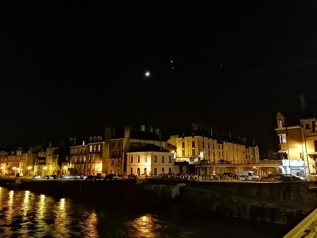 Spacieux T3 Lumineux Dans Quartier Historique Avec Wifi เรอดง ภายนอก รูปภาพ