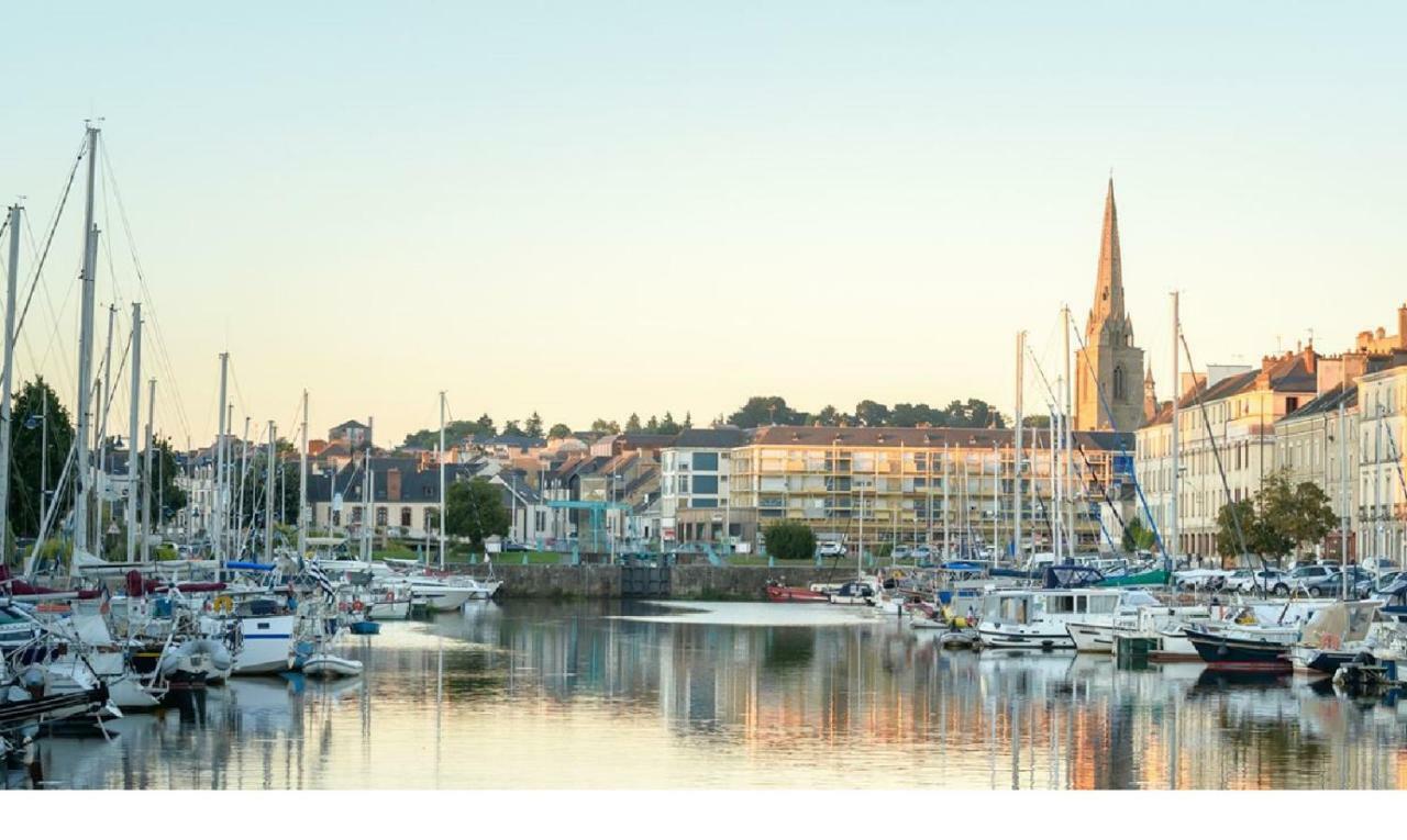 Spacieux T3 Lumineux Dans Quartier Historique Avec Wifi เรอดง ภายนอก รูปภาพ